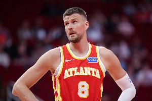 第二節(jié)單節(jié)14分！波爾津吉斯?jié)u入佳境半場(chǎng)9中6砍16分 另有4板2助