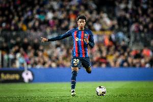 記者：巴爾德因輕微頭暈未參加下半場比賽，不影響他出征切爾西