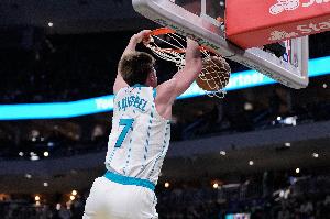 哈登：克尼佩爾確實(shí)有兩把刷子 他不僅投籃準(zhǔn)&還能突破沖筐