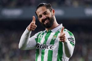 伊斯科和貝蒂斯續(xù)約至2028年，球迷制作巨大TIFO慶祝隊(duì)長(zhǎng)長(zhǎng)留球隊(duì)