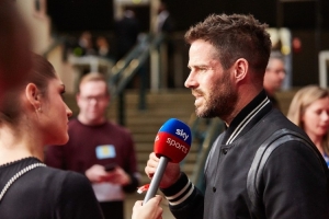 小雷：現(xiàn)在的利物浦本是我上賽季初預(yù)料的，他們會(huì)找回狀態(tài)的