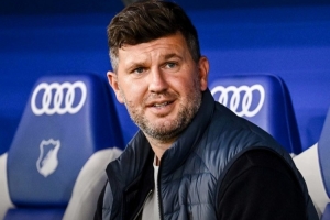 狼堡挖角未成功，霍芬海姆官方：施奇克繼續(xù)擔(dān)任體育總經(jīng)理