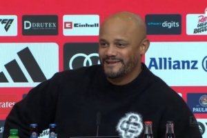 孔帕尼：拜仁的梅西？更希望卡爾做自己 定位球防守確實(shí)犯了錯(cuò)