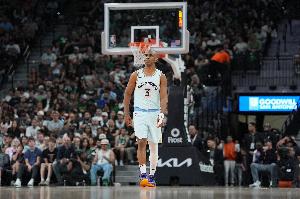 保羅生涯至今已出戰(zhàn)1364場常規(guī)賽 NBA歷史無冠球員中最多