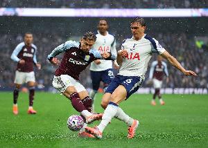 帕利尼亞回?fù)艨ɡ瘢核BC羅都能批評，畢竟是靠議論別人上電視