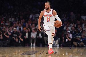 不愧是核心！布倫森半場13中8&三分7中3轟下23分5助 首節(jié)14分！