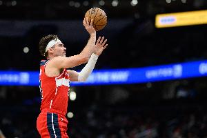 射手也能飛！基斯珀特快攻反擊 滑翔躲閃防守雙手暴扣