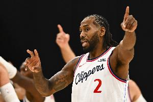 連缺10場！隊記：萊昂納德已不在球隊傷病名單中 將復(fù)出對陣騎士