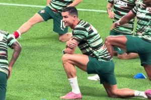 保持狀態(tài)的秘訣！C羅賽前熱身，腿部肌肉的線條清晰可見