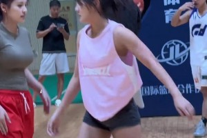 有一說(shuō)一，灰衣服姑娘的三分球真的有點(diǎn)實(shí)力的