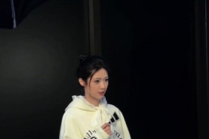 臺(tái)上臺(tái)下都是亮點(diǎn)??！卓識(shí)參加上海時(shí)裝秀活動(dòng) 走到哪都是風(fēng)景線