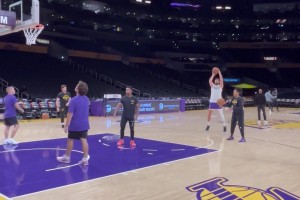 姚明建議楊瀚森：多和在乎你的人、關(guān)心你的人呆在一起