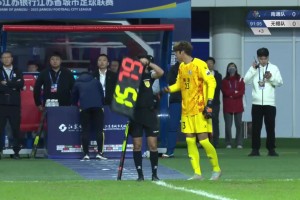 換人神了！蘇超南通隊(duì)點(diǎn)球大戰(zhàn)前換門(mén)將，蔡天龍登場(chǎng)連撲兩點(diǎn)