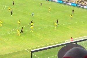 球還沒(méi)落地梅西就想好了3個(gè)動(dòng)作，就是沒(méi)想好怎么慶祝