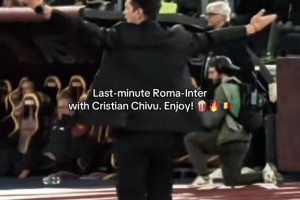 藍黑軍團榮幸成為背景板！十五年前的今天，貝爾完成“大圣下凡”