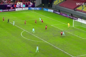 這下危險(xiǎn)了??蓉城亞冠0-2落后，對(duì)手凌空斬破門