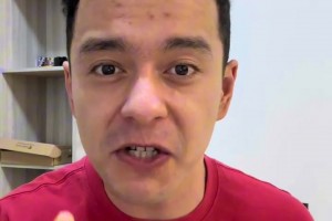 解說依力預(yù)測明天楊瀚森數(shù)據(jù)：上場14分鐘，4分4板1助1失誤2犯規(guī)