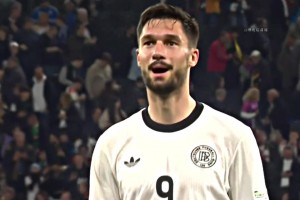 那一天，鏈?zhǔn)椒朗卦诘聡?guó)高空轟炸下形同虛設(shè)！