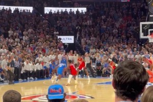 這就是雙MVP！亞歷山大關(guān)鍵時(shí)刻單吃阿門進(jìn)超難絕平中投！