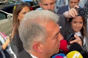 拉波爾塔昨天表示：讓皇馬說他們想說的吧，我們會(huì)去邁阿密比賽