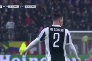 當(dāng)年西媒獨(dú)家鏡頭：C羅主罰點(diǎn)球前后，皇馬尤文兩隊(duì)球員斗智斗勇