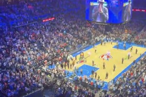 身穿火箭球衣的首秀！在杜蘭特身上看著真舒服?。? >
                                        </div>
                                    </div>
                                                                        <div   id=