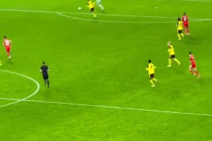 挑射的神！單刀挑射能如此輕松寫(xiě)意的，現(xiàn)役也就梅西了吧！