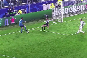 皇馬vs尤文經(jīng)典瞬間：C羅絕世倒鉤詠流傳