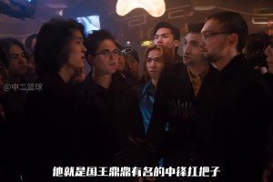 新“世界名畫”！森林狼官方曬麥丹隔扣楊瀚森照片，小楊今天算交學(xué)費了