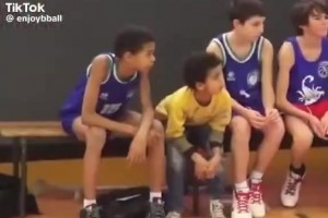 小時候的文班是這樣打球的，到如今已成長為聯(lián)盟最恐怖球員！