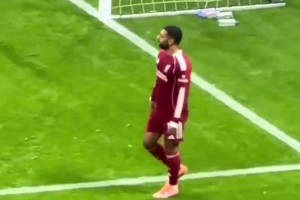 面對(duì)薩拉赫的操作，維爾茨敢怒不敢言