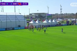 直接打花了！U17中國女足4-0領(lǐng)先出線在望，宋語后點(diǎn)破門