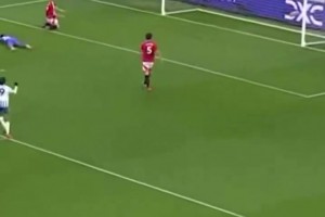 曼聯(lián)球迷：上次面對布萊頓奧納納愚蠢犯錯，現(xiàn)在我們有拉門斯