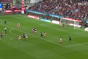 巴黎1-0輕松領先！阿什拉夫禁區(qū)墊射破門首開記錄