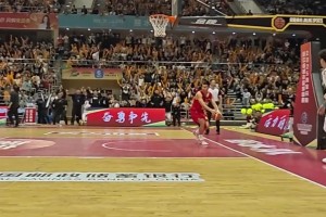 麗水雙子星連線！倪豪凱單手“戰(zhàn)斧”爆扣！