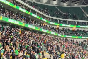 哀莫大于心死！實(shí)拍：工體現(xiàn)場球迷高喊“恭喜海牛，還我國安”