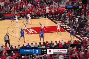 明年?duì)钤鬅?！達(dá)倫-皮特森首秀砍下26分4板2助5搶斷