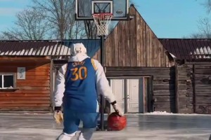 你還真別說！這哥們打球應(yīng)該比庫里本人還“絲滑”