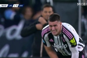 失良機(jī)！孔塞桑速度生吃對手傳中！弗拉霍維奇打門沒進(jìn)自己還傷了