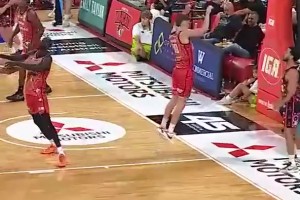 姚明談近期生活：吃飯、睡覺、打魔獸