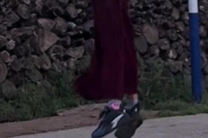 這垂直彈跳！小師傅表演“佛跳墻”