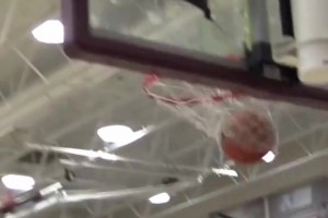 罰球比湖人少28個！拉文：不想把原因歸結(jié)為罰球，我們犯錯太多