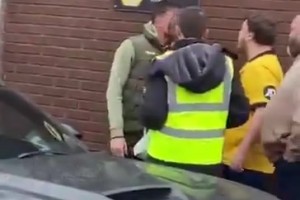 狼隊(duì)門將怒懟球迷：輸球難受都不和跟妻子說話