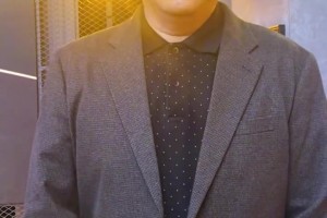 楊?。簵铄裉焐蠄?分鐘能跟上球隊節(jié)奏，在進攻和籃板卡位方面也有進步的