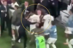 姆巴佩阻止維尼修斯參與沖突，最后他也控制不住自己了