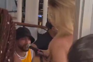 2023年維尼修斯現(xiàn)任女友為內(nèi)馬爾跳抖臀舞