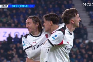 開場(chǎng)閃擊！里奇禁區(qū)外凌空抽射，皮球經(jīng)埃德森折射入網(wǎng)