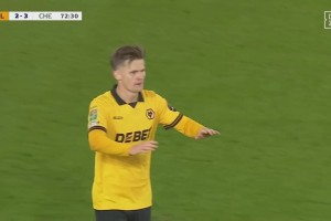 狼隊(duì)再扳一球！沃爾費(fèi)小角度打門得手！狼隊(duì)2-3落后切爾西！