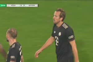 這球漂亮！凱恩禁區(qū)內小角度轉身打門得手！拜仁2分鐘2球反超！