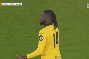 狼隊(duì)扳回一城！黃喜燦助攻阿洛科達(dá)爾破門！